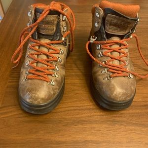 Vintage American Eagle hiking boots
